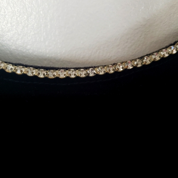 Black soft velvet dress open "V" back Bow w/rienstone accent on back sz S/M - Picture 6 of 9